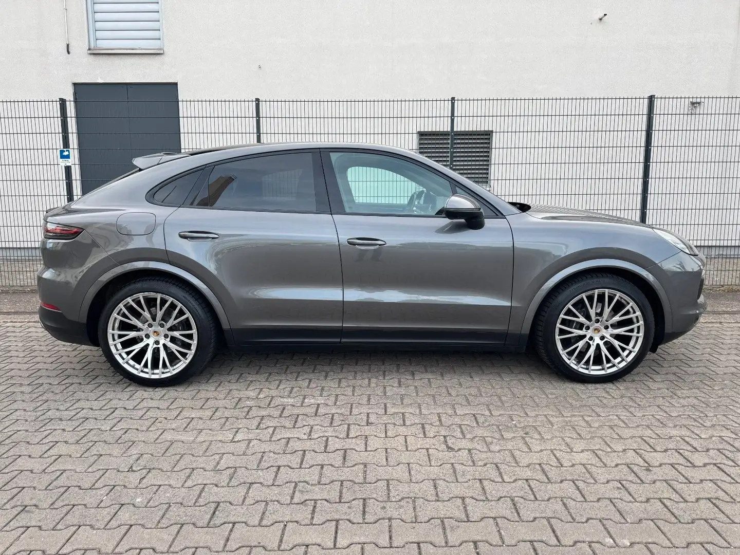 Porsche Cayenne Coupe 360°/BOSE/LED/PANO/AMBIENTE Grau - 2
