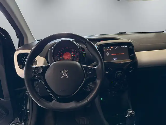 Peugeot 108 view 13