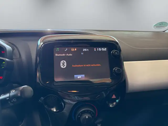 Peugeot 108 view 15