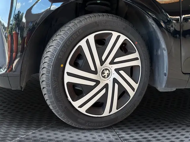 Peugeot 108 view 9