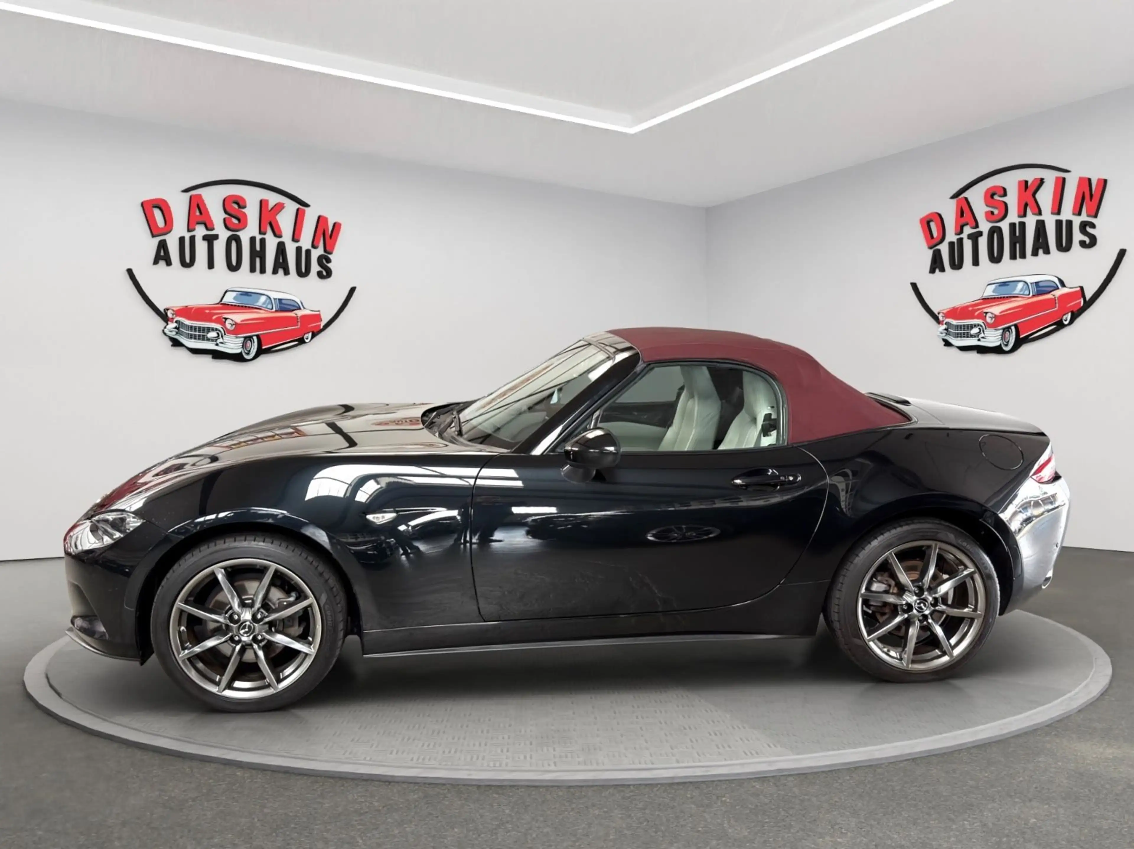 Mazda MX-5 NAVI/KAMERA/LEDER/LED/SCHECKHEFT/TÜV NEU — photo 3