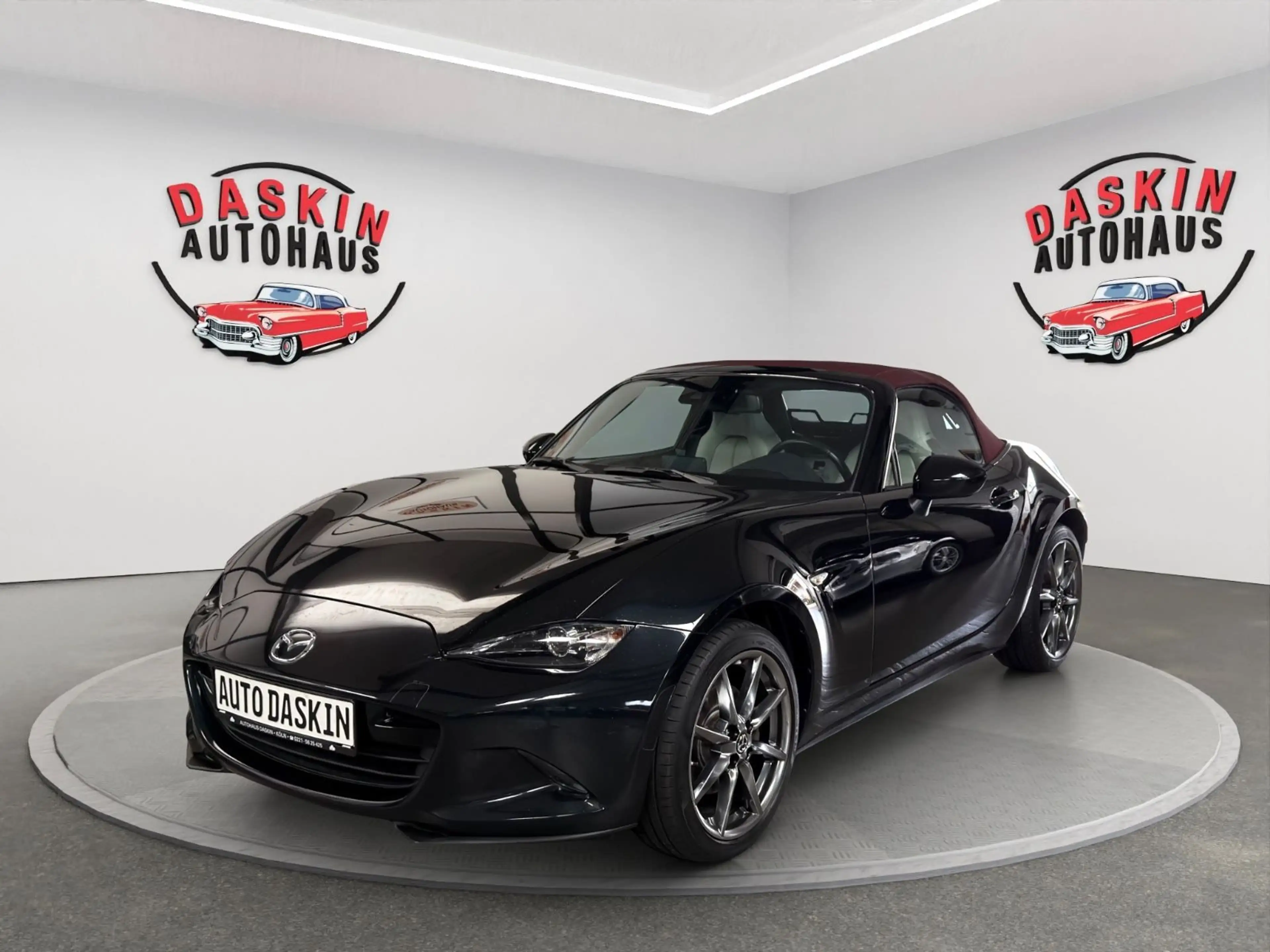 Mazda MX-5 NAVI/KAMERA/LEDER/LED/SCHECKHEFT/TÜV NEU — photo 4