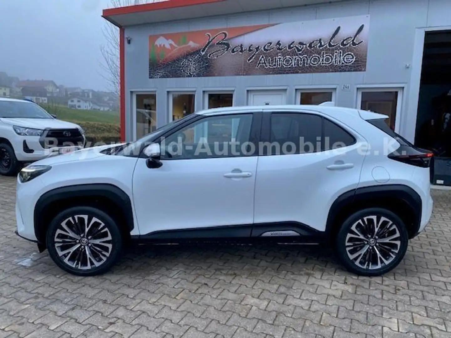 Toyota Yaris Cross Hybrid Aut. Elegant Navi Kamera SHZ Blanc - 2