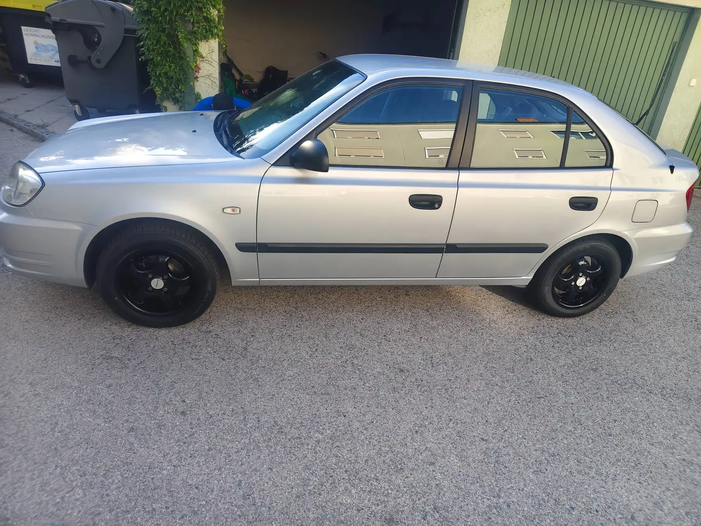 Hyundai ACCENT Accent 1,3 Flair Cool Flair Cool Grau - 2
