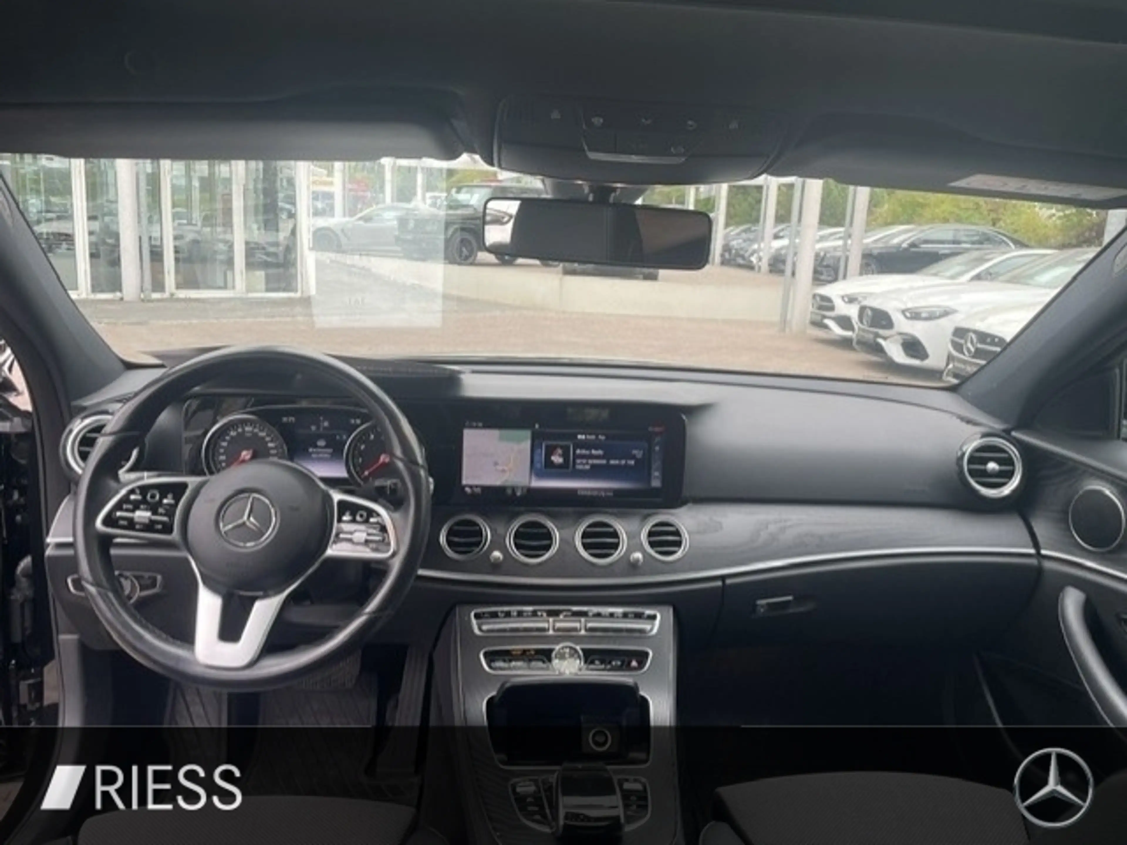 Mercedes-Benz E 200 4M T AVANTGARDE TOTW. PTS NAVI SCHIEBED. LED DIST — photo 8