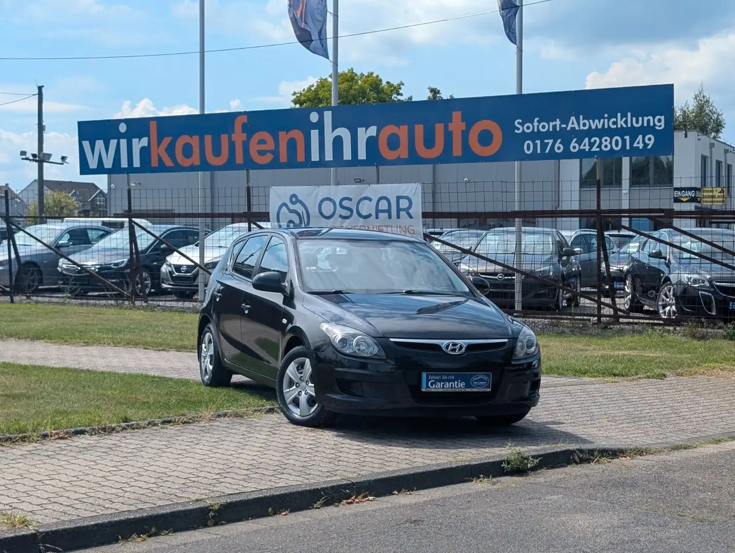 Hyundai i30 1.4 Classic*1-HAND*KLIMA*ZV-FUNK*RADIO-CD !! Černá - 1