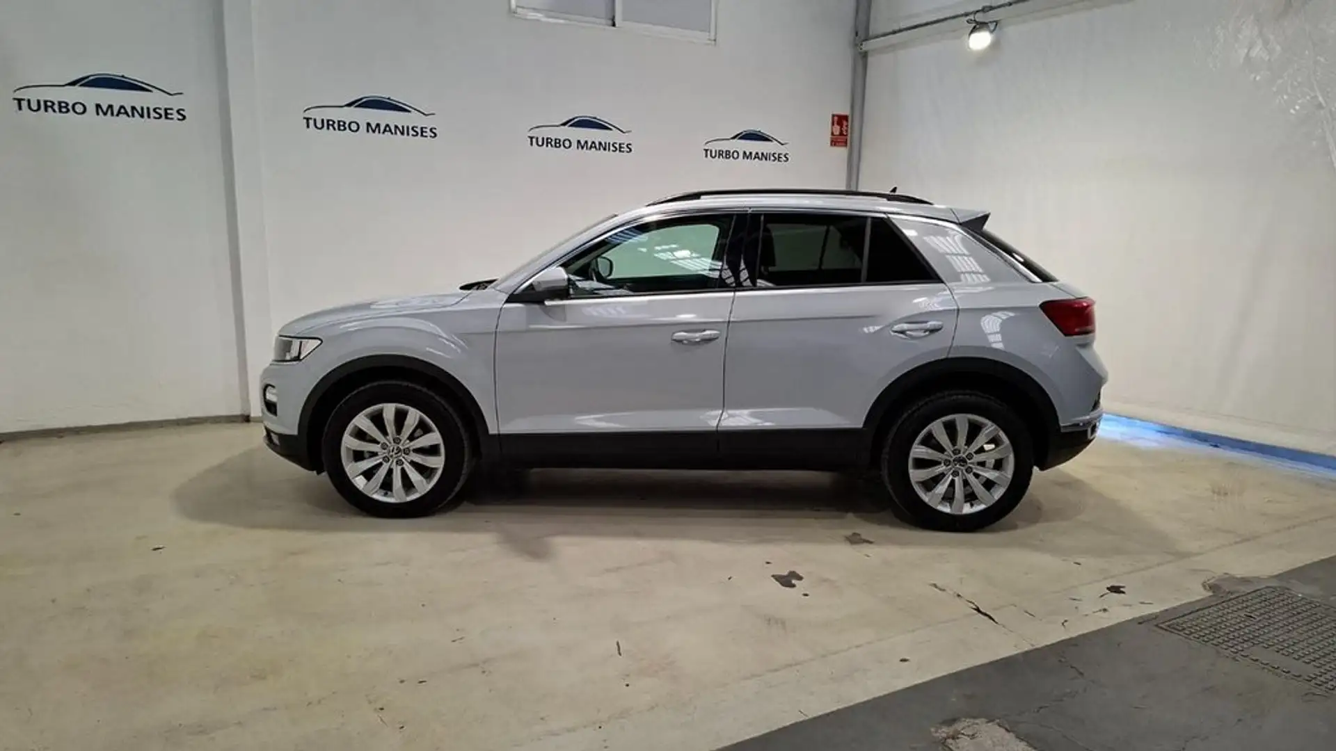 Volkswagen T-Roc 2.0TDI Advance 85kW Plateado - 2
