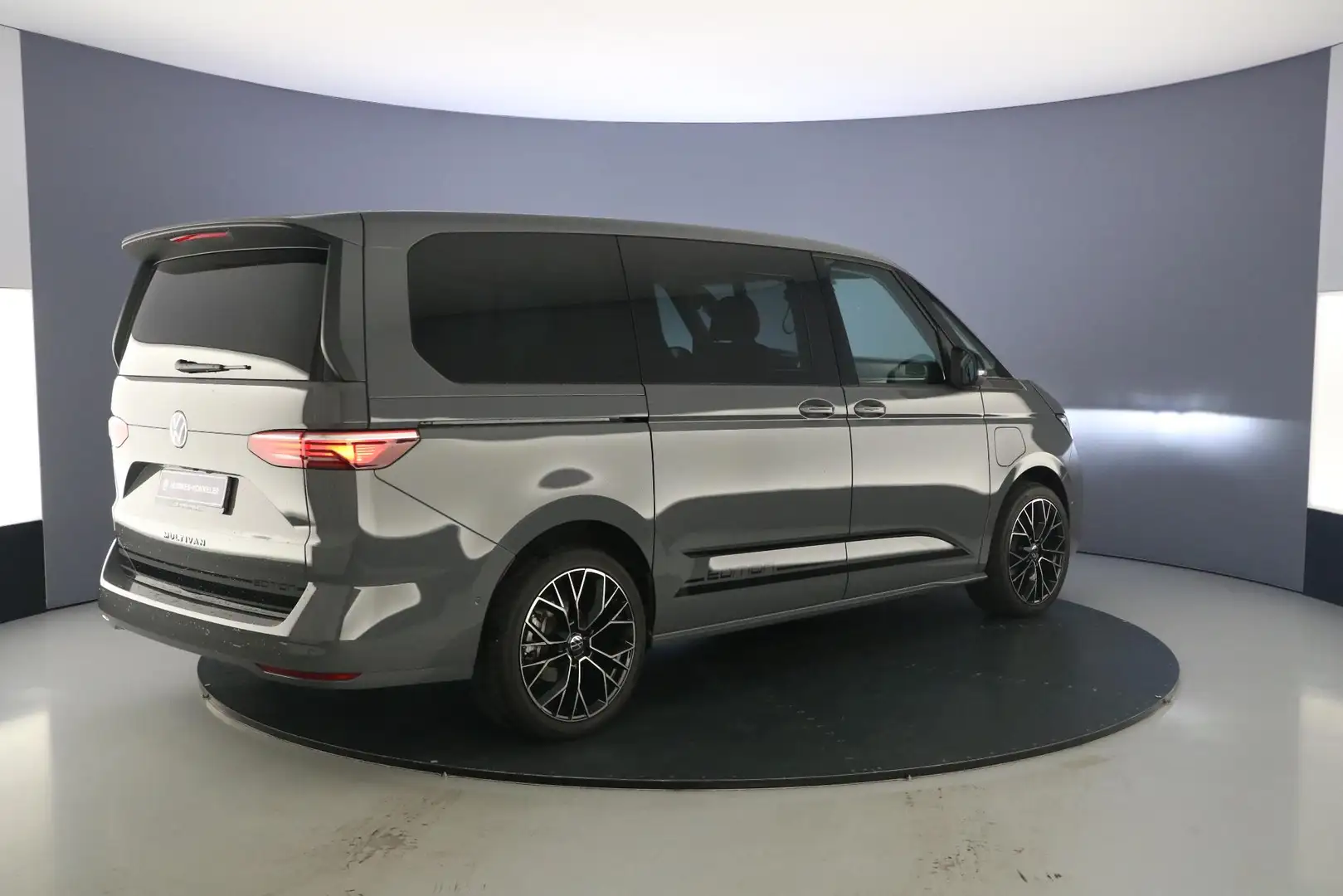 Volkswagen T7 Multivan 1.4TSI TSI PHEV 218PK L2 Grigio - 2