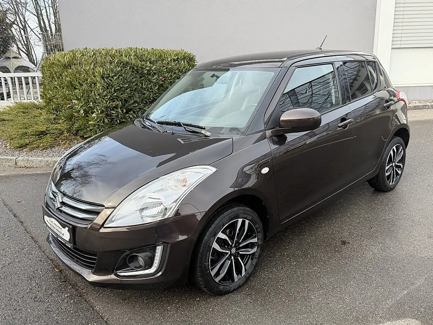 Suzuki Swift 1,2 4WD Special Edition Schwarz - 1