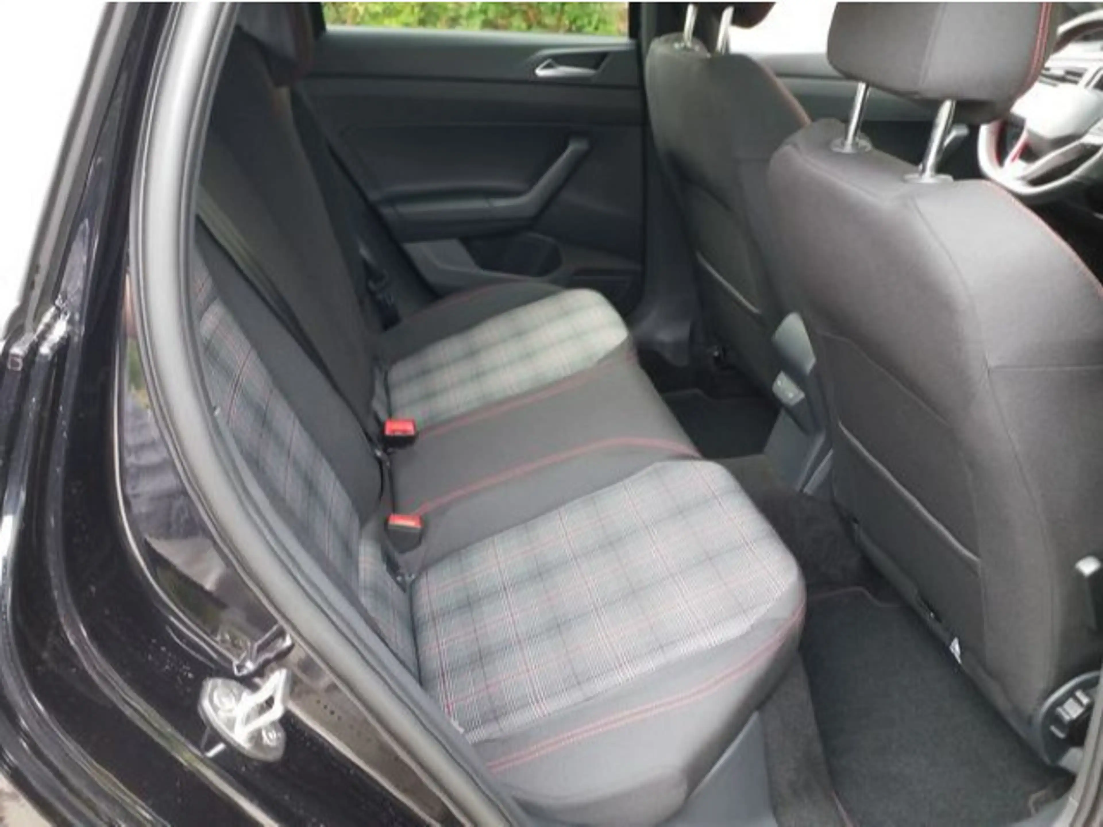 Volkswagen Polo GTI 2.0TSI DSG Navi LED Kamera Pano — photo 5