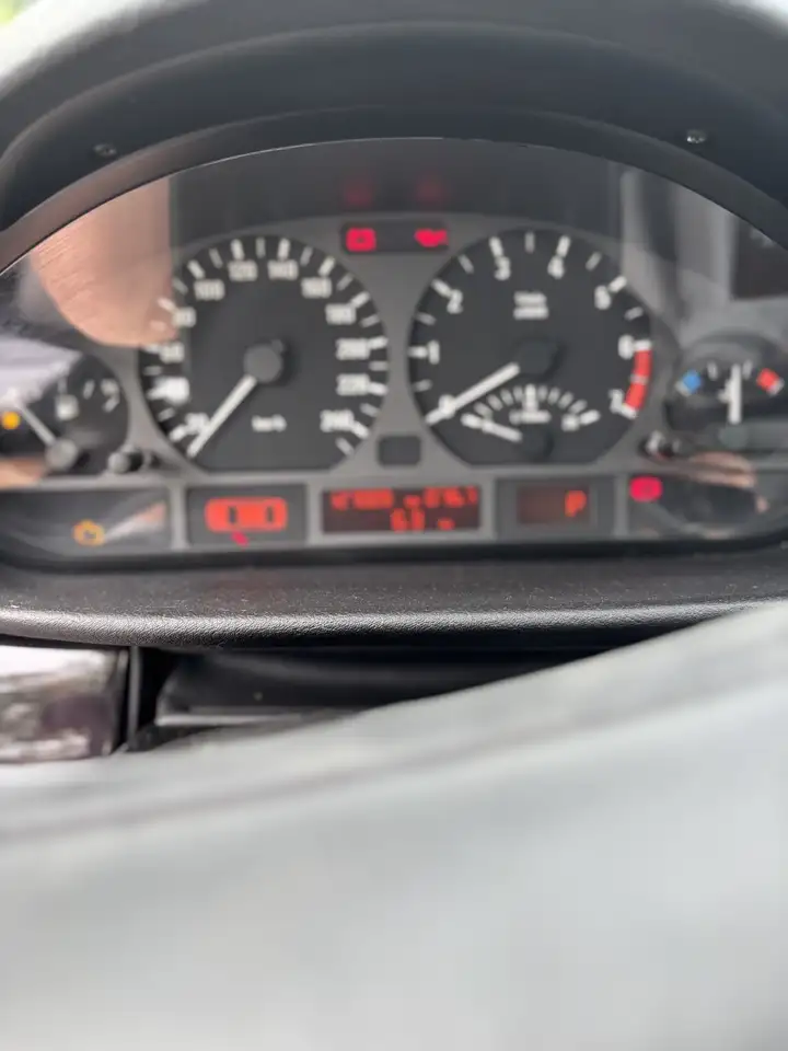BMW 325i, foto 11