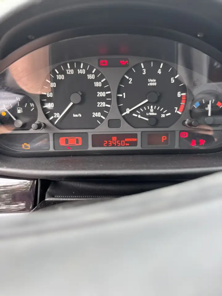 BMW 325i, foto 10