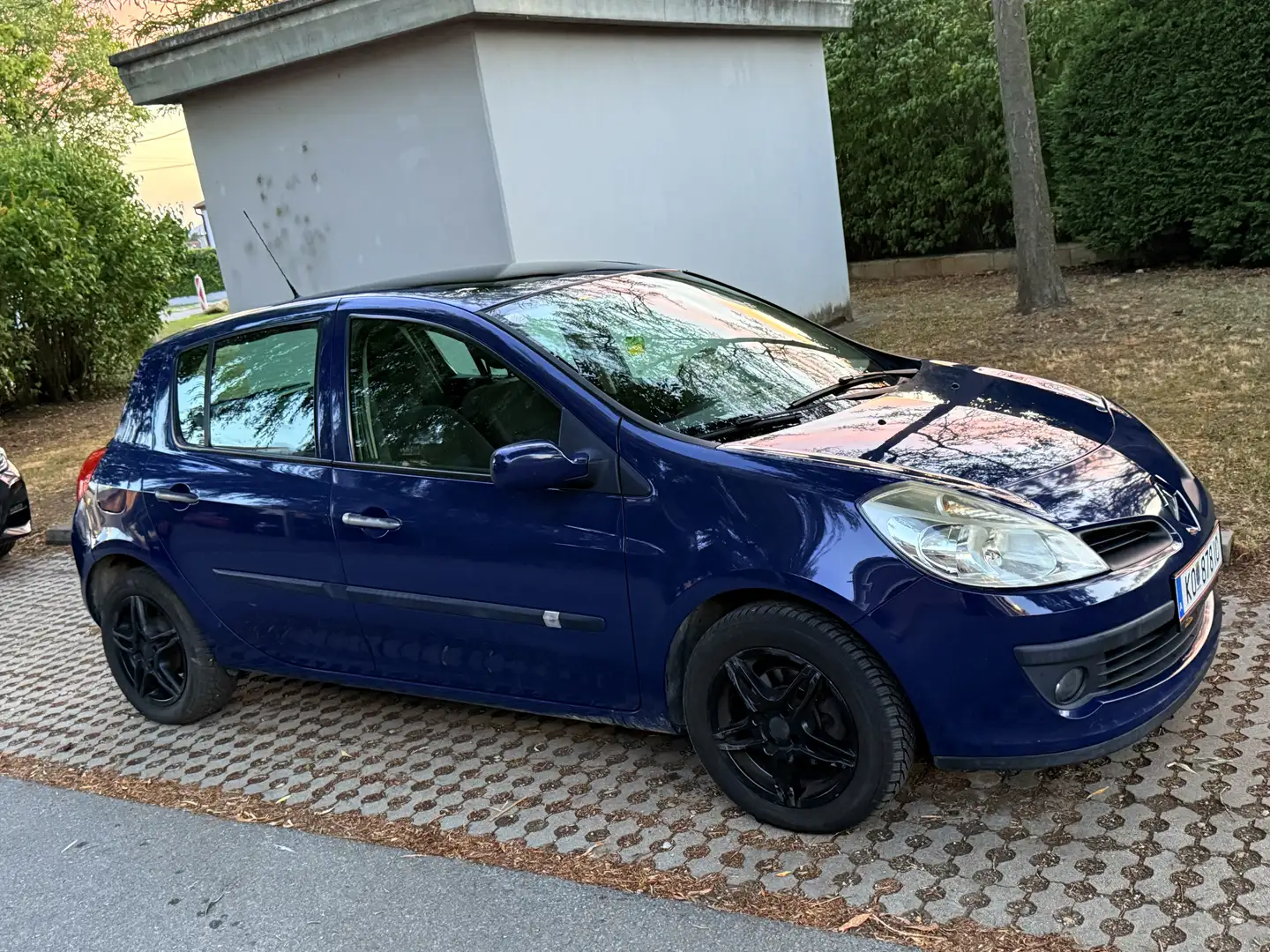 Renault Clio Clio III 1.2 - 2