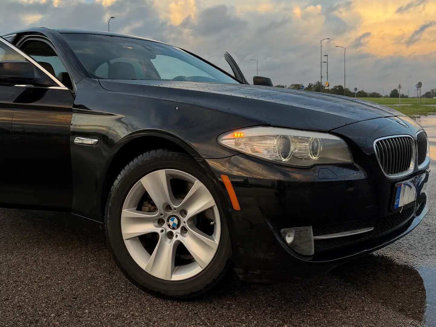 BMW 528 528iA Negro - 2