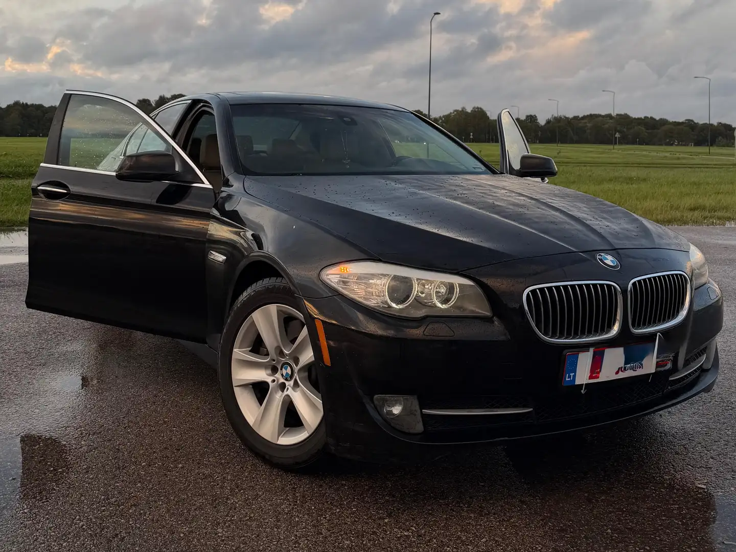 BMW 528 528iA Negro - 1