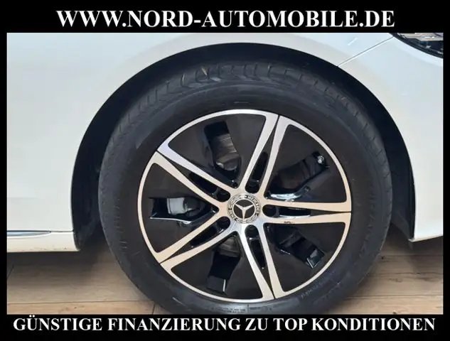 Mercedes-Benz C-Class view 15