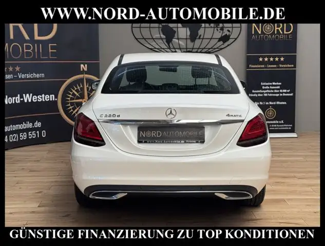 Mercedes-Benz C-Class view 11