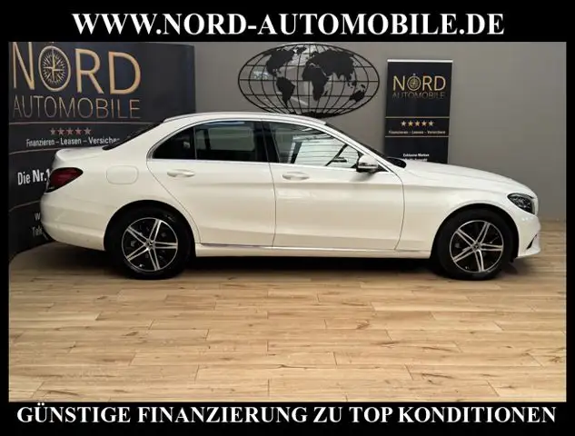 Mercedes-Benz C-Class view 9