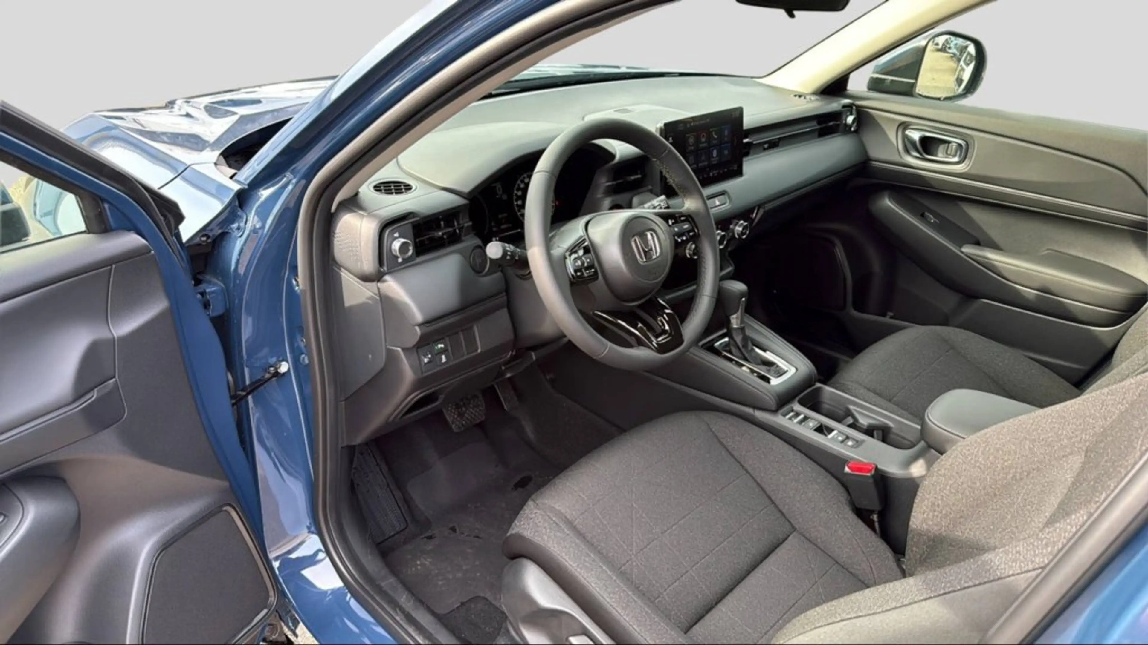 Honda HR-V e:HEV 1.5 AT Elegance — photo 15