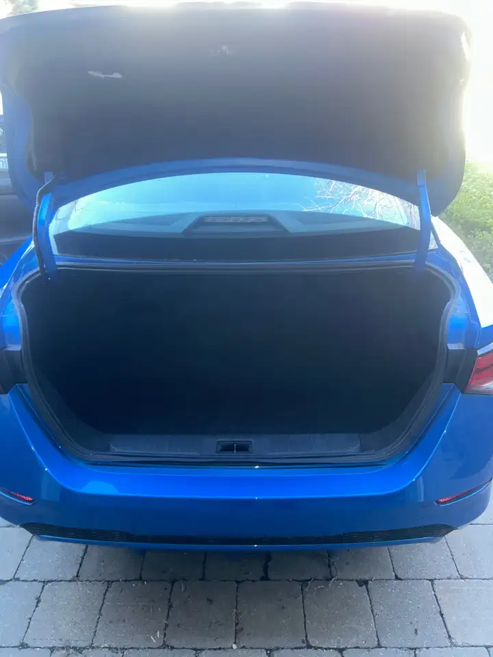 Nissan Sentra снимка Nissan Sentra