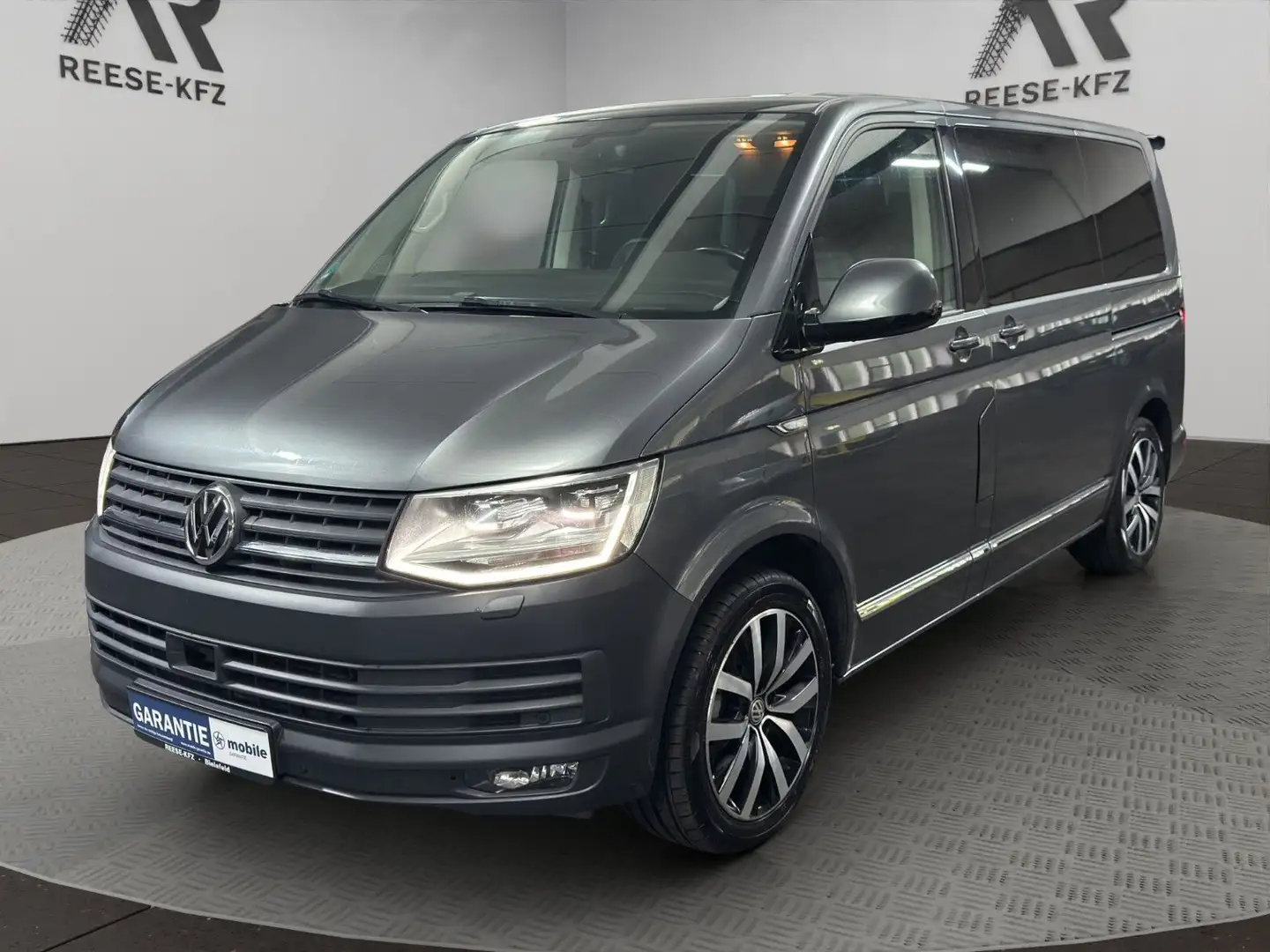 Volkswagen T6 Transporter T6 Multivan Highline 4Mo Leder Kam TV ACC LED Grijs - 1
