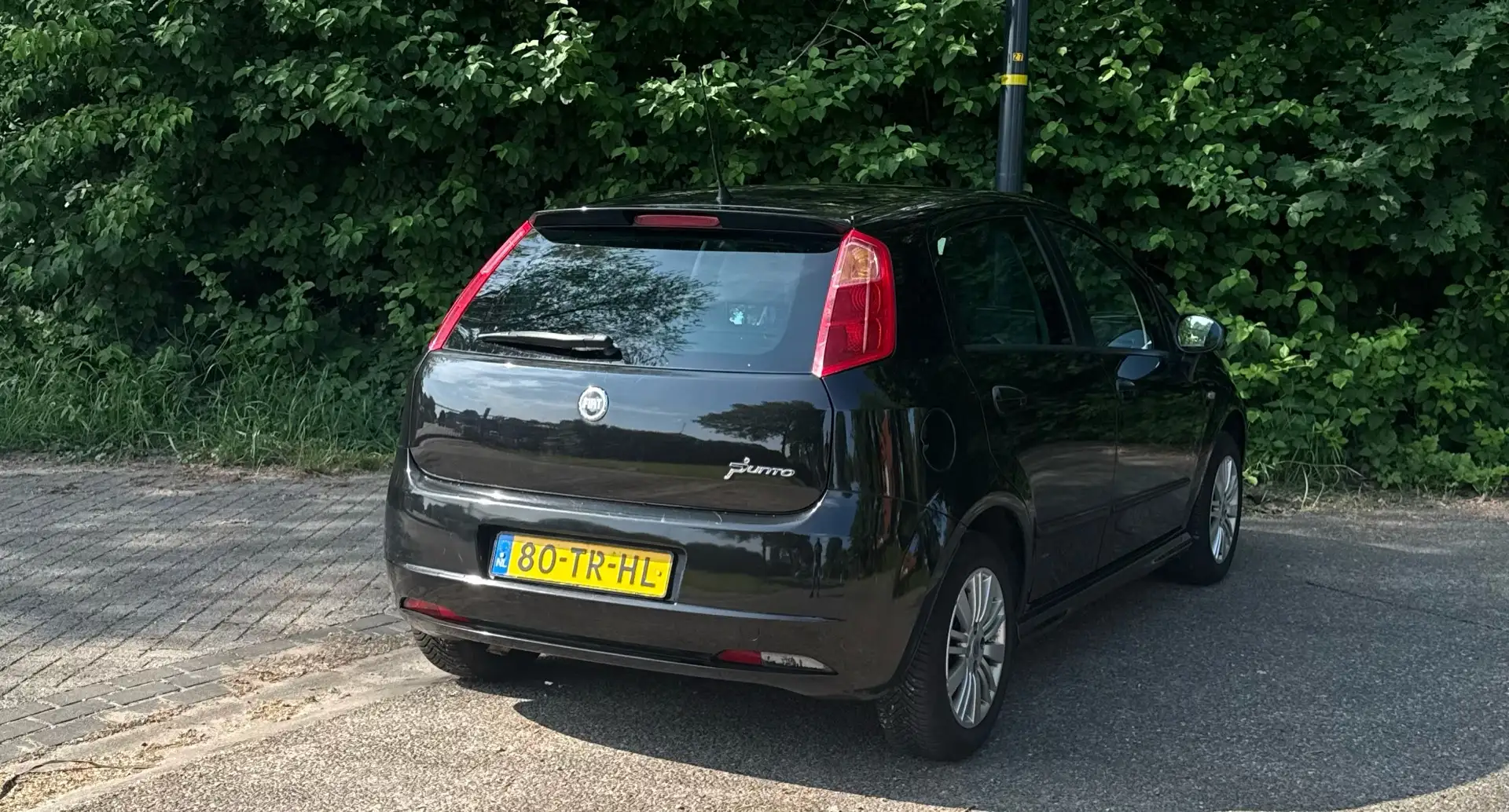 Fiat Punto 1.4 Edition Blue & Me Zwart - 2
