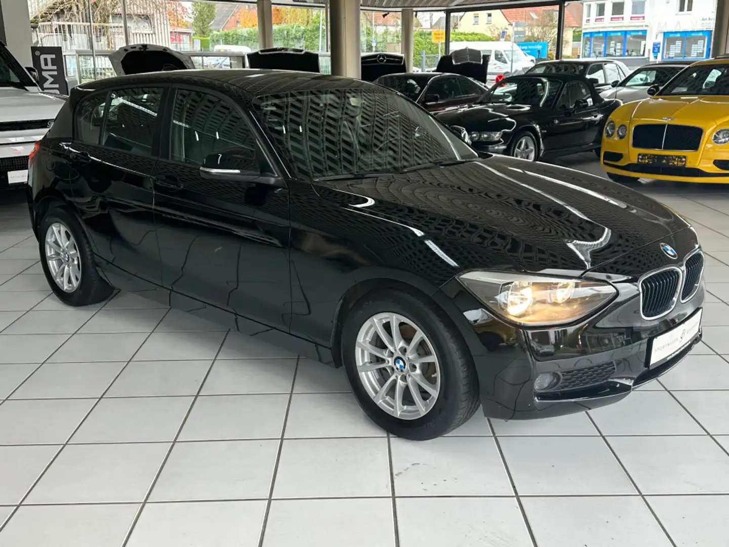 BMW 116 i KLIMA NAVI PDC 16 i-DRIVE 4-TÜRER Negro - 2