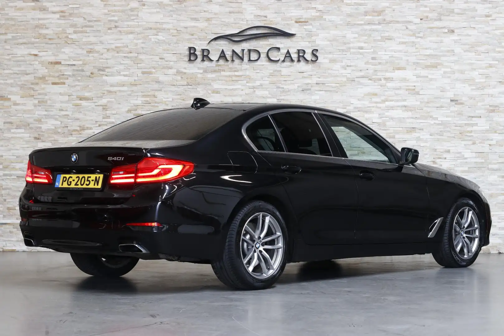 BMW 540 5-serie 540i High Executive DEALER OH | NL AUTO | Zwart - 2