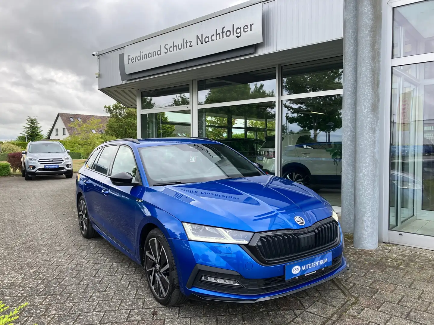 Skoda Octavia Combi 2.0 TDI Sportline DSG MATRIX NAVI HUD ACC Bleu - 2