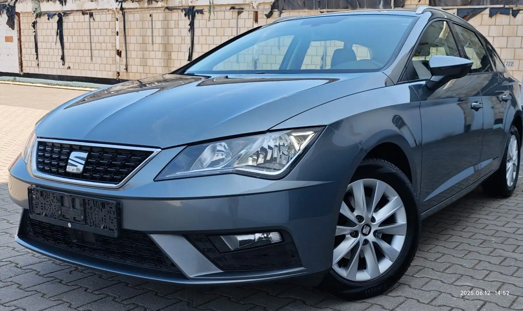 SEAT Leon ST Style TEMP-PDC-CPLAY-EUR6-NAVI-2HD-SHEFT Gris - 1