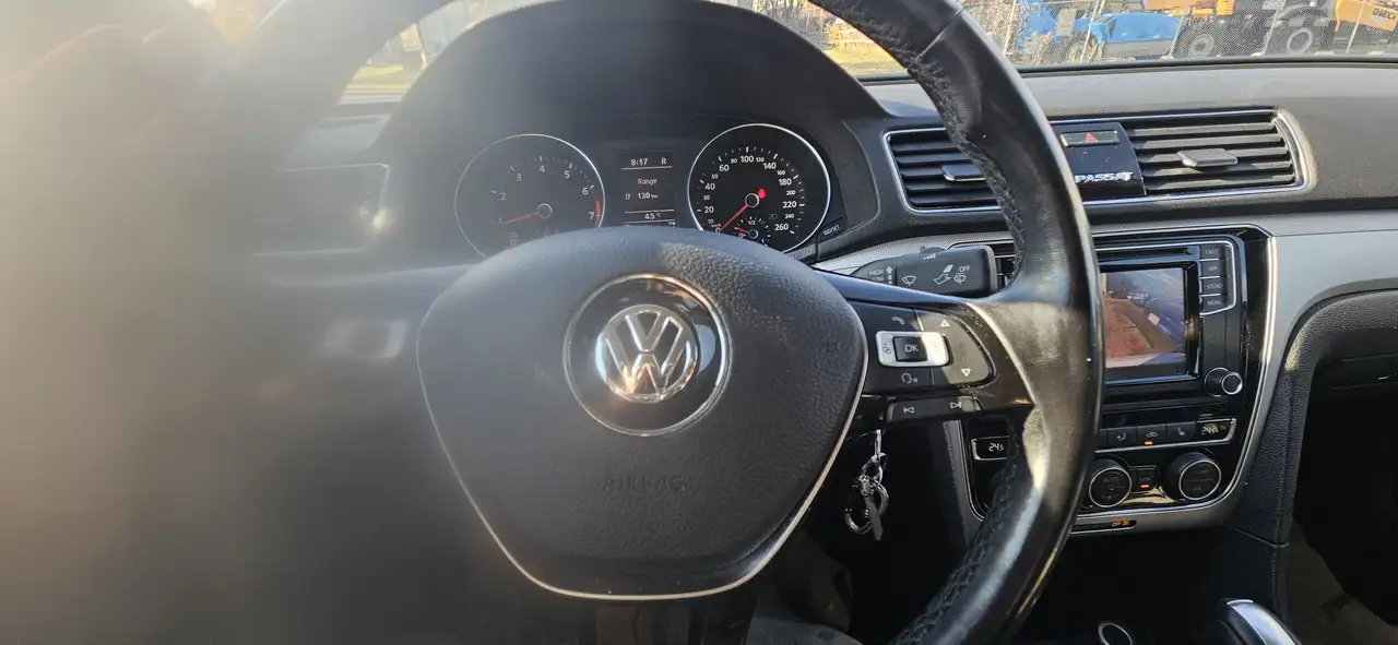 Volkswagen Passat снимка Volkswagen Passat