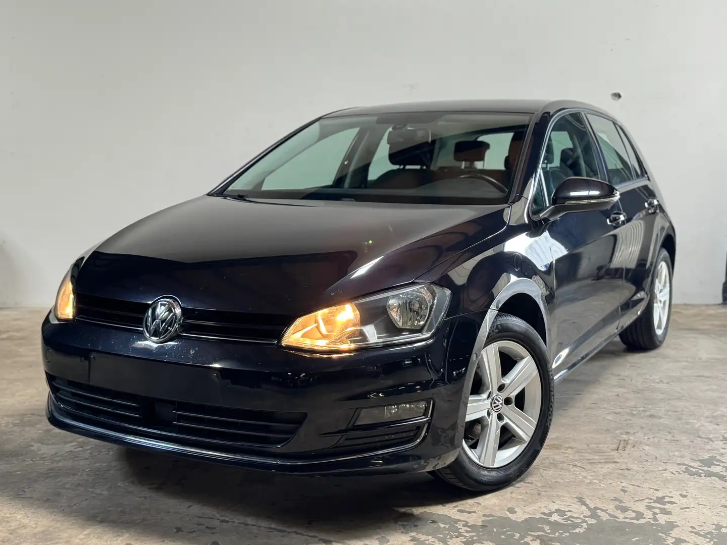 Volkswagen Golf Golf 1.2 TSI Highline Zwart - 1