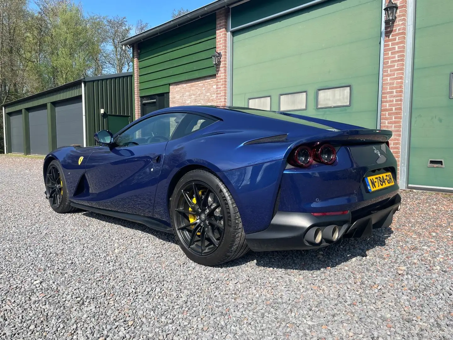 Ferrari 812 6.5 V12 Superf. HELE Kék - 2