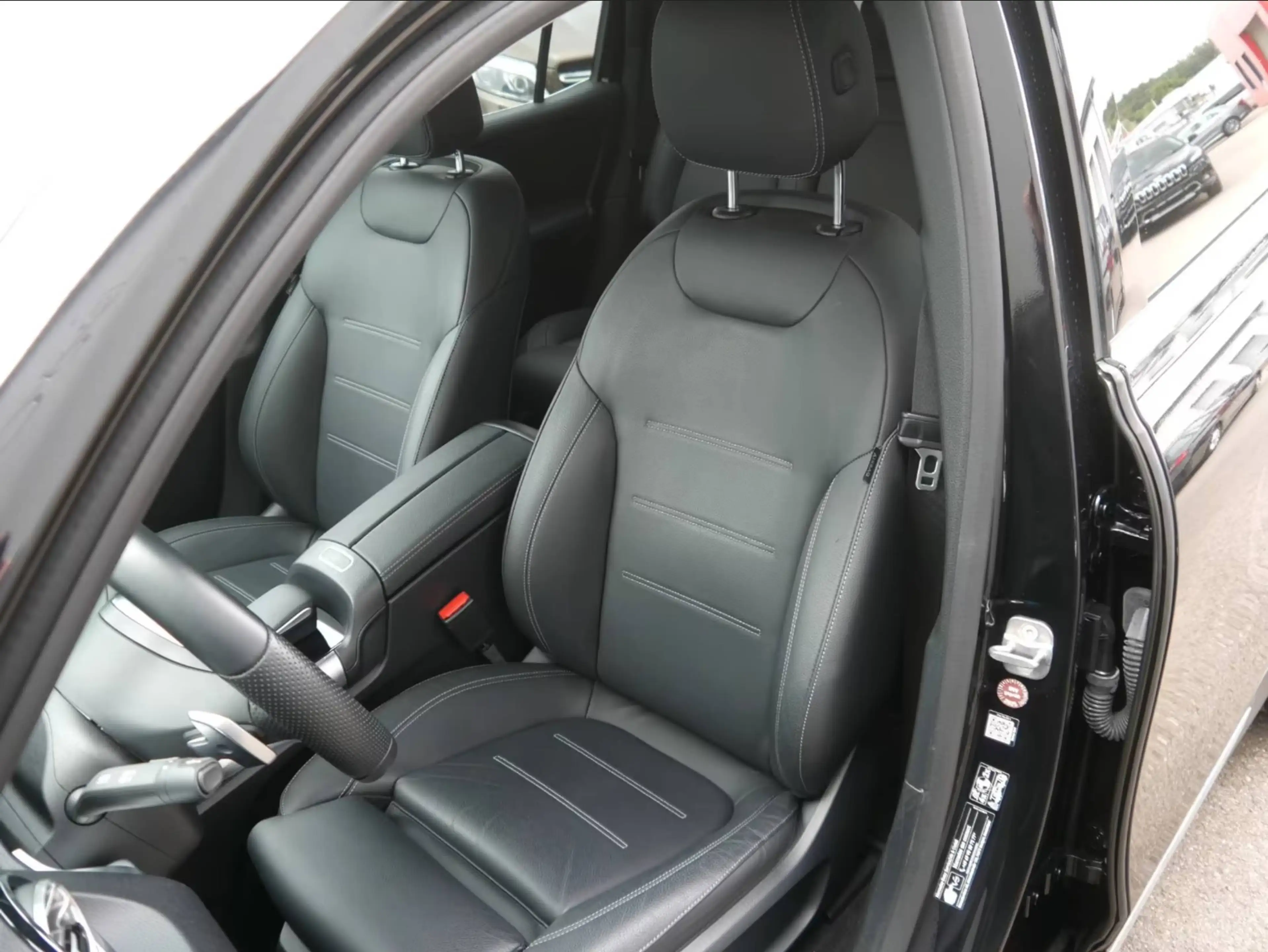 Mercedes-Benz EQB 350 EQB 350 4Matic (243.612) — photo 3