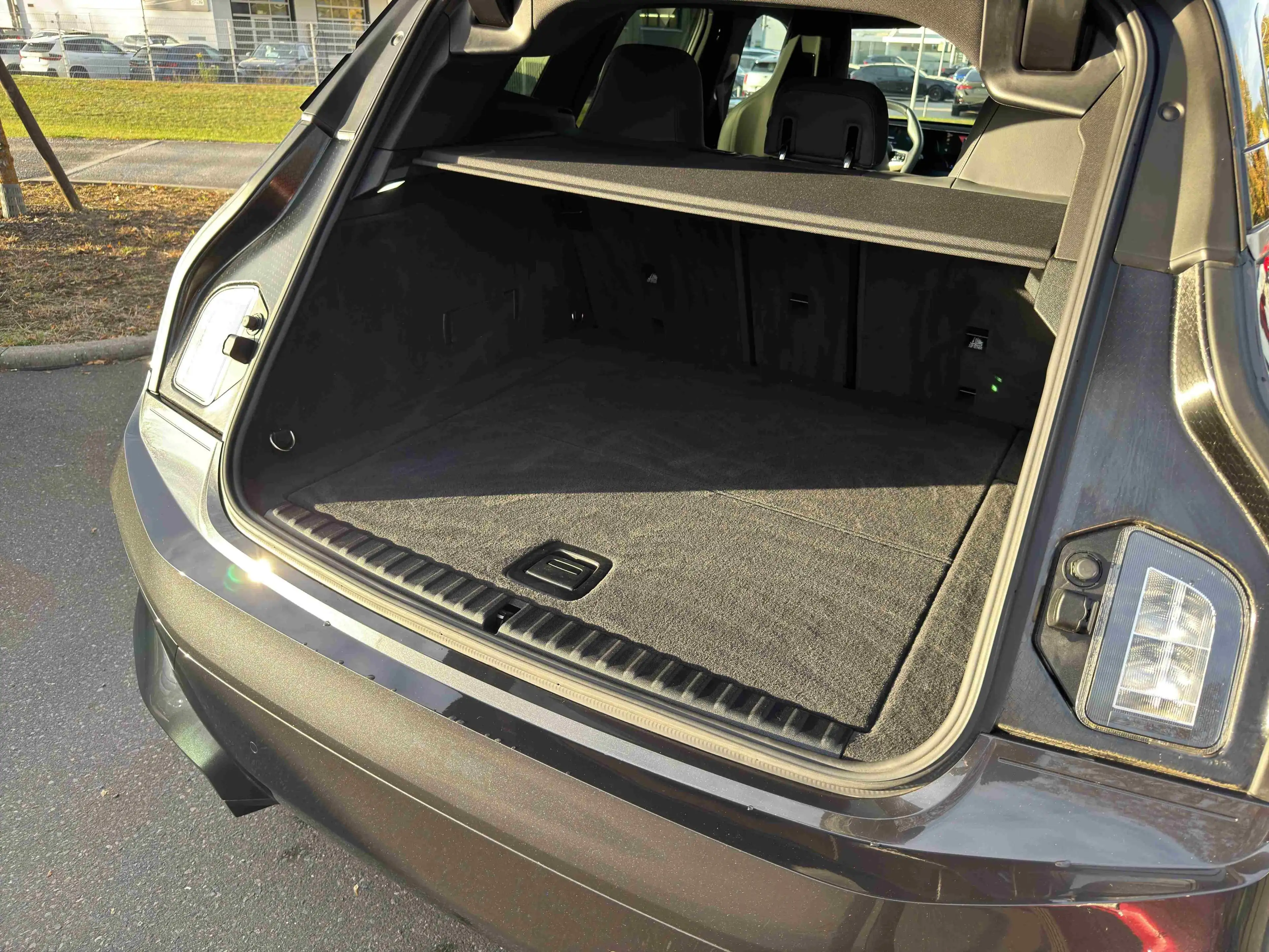 BMW iX xDrive40 — photo 24