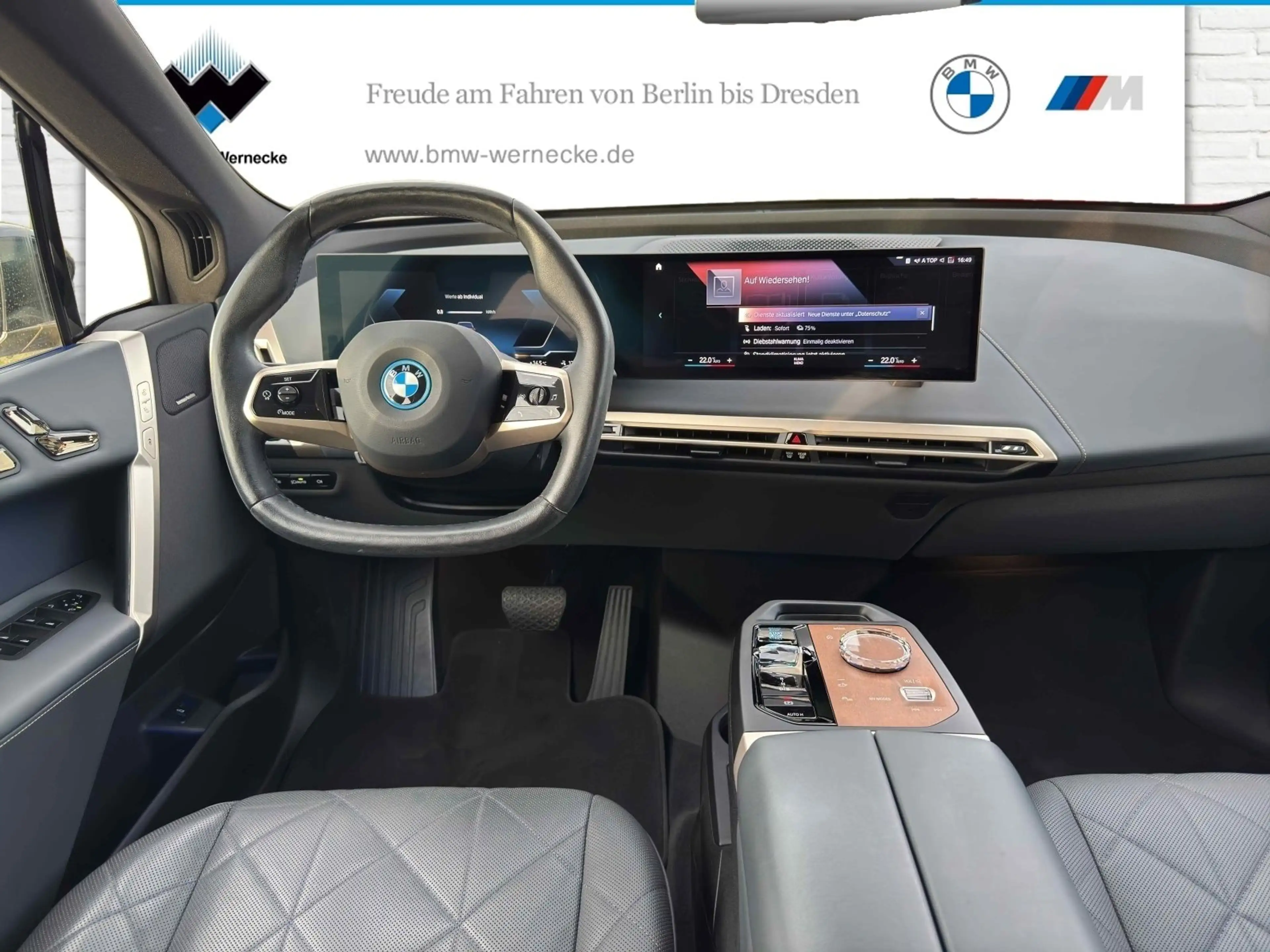 BMW iX xDrive40 — photo 11