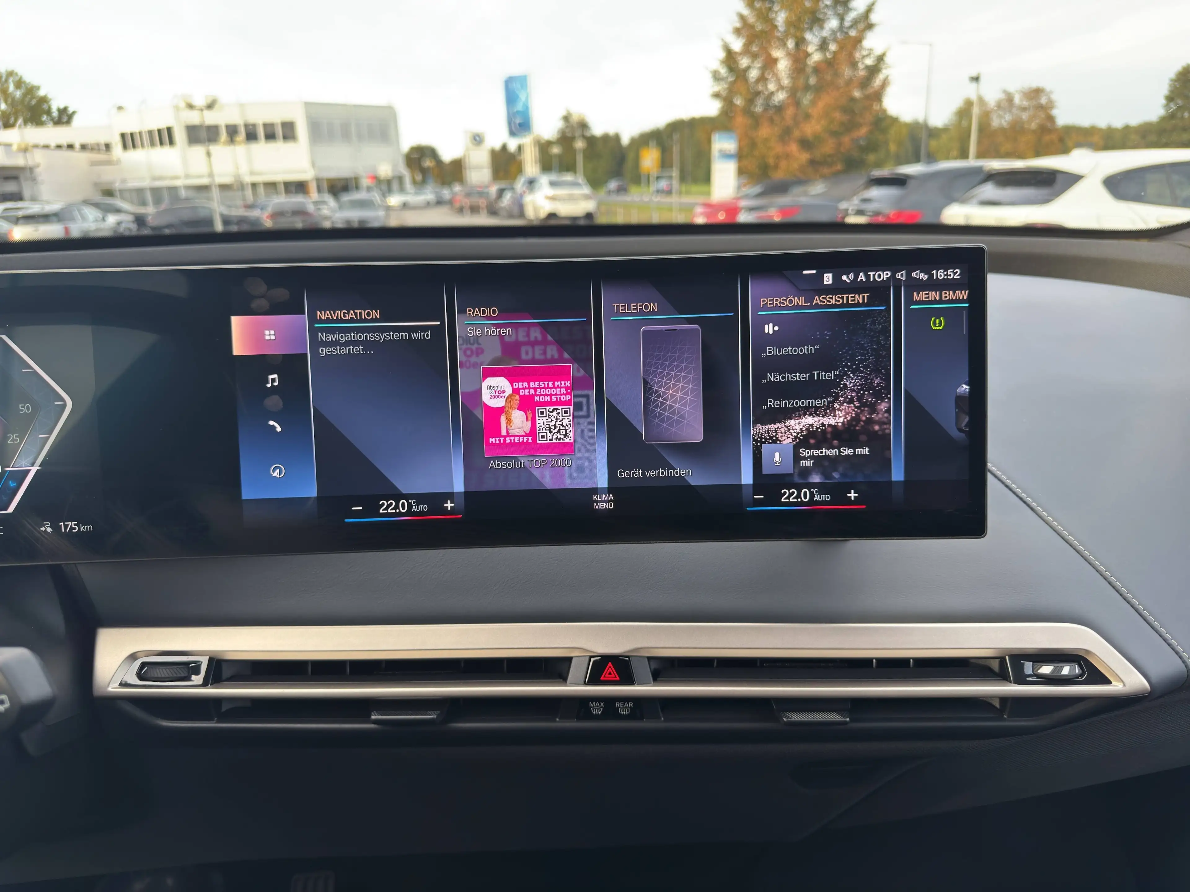 BMW iX xDrive40 — photo 16