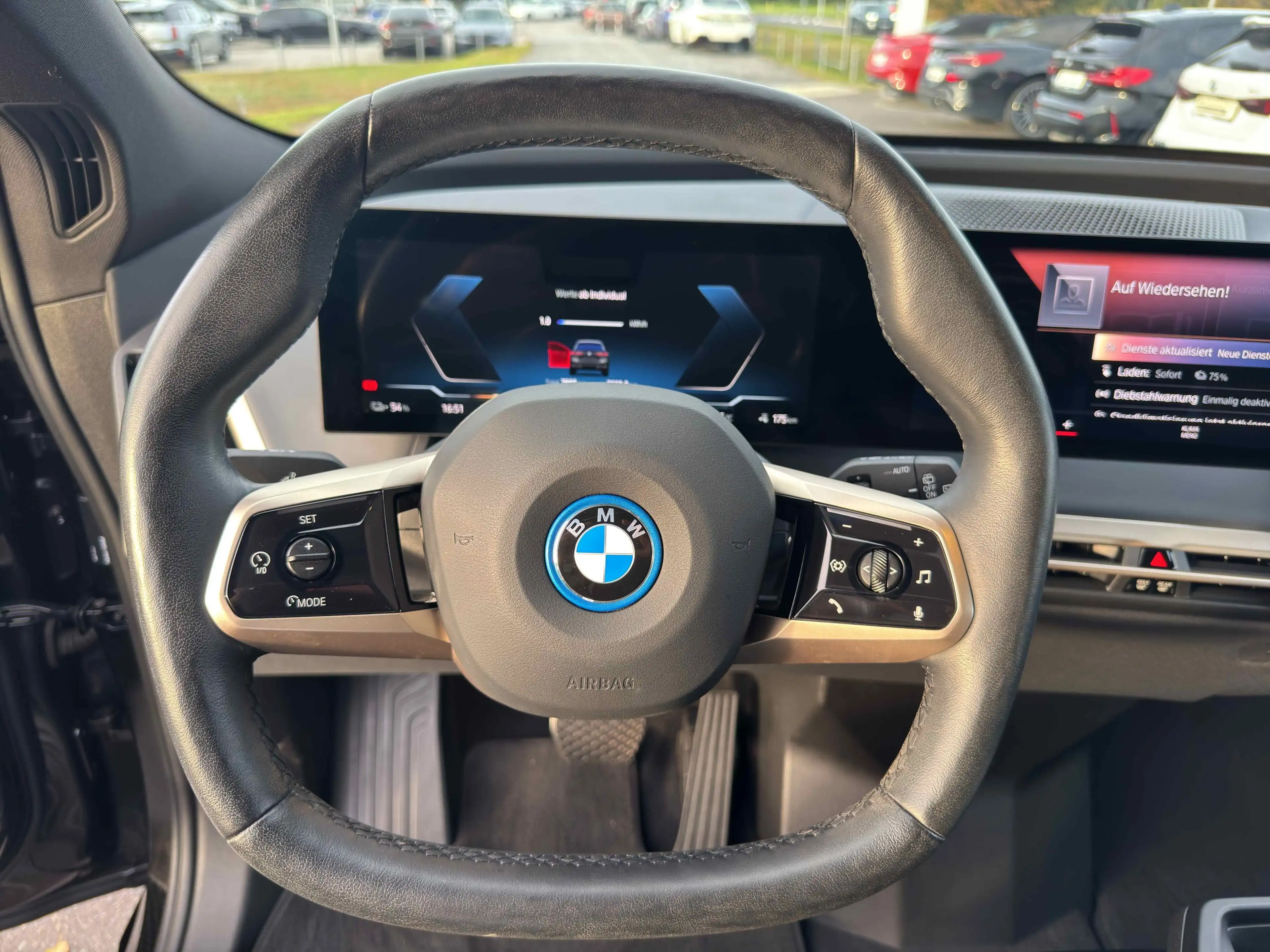 BMW iX xDrive40 — photo 15