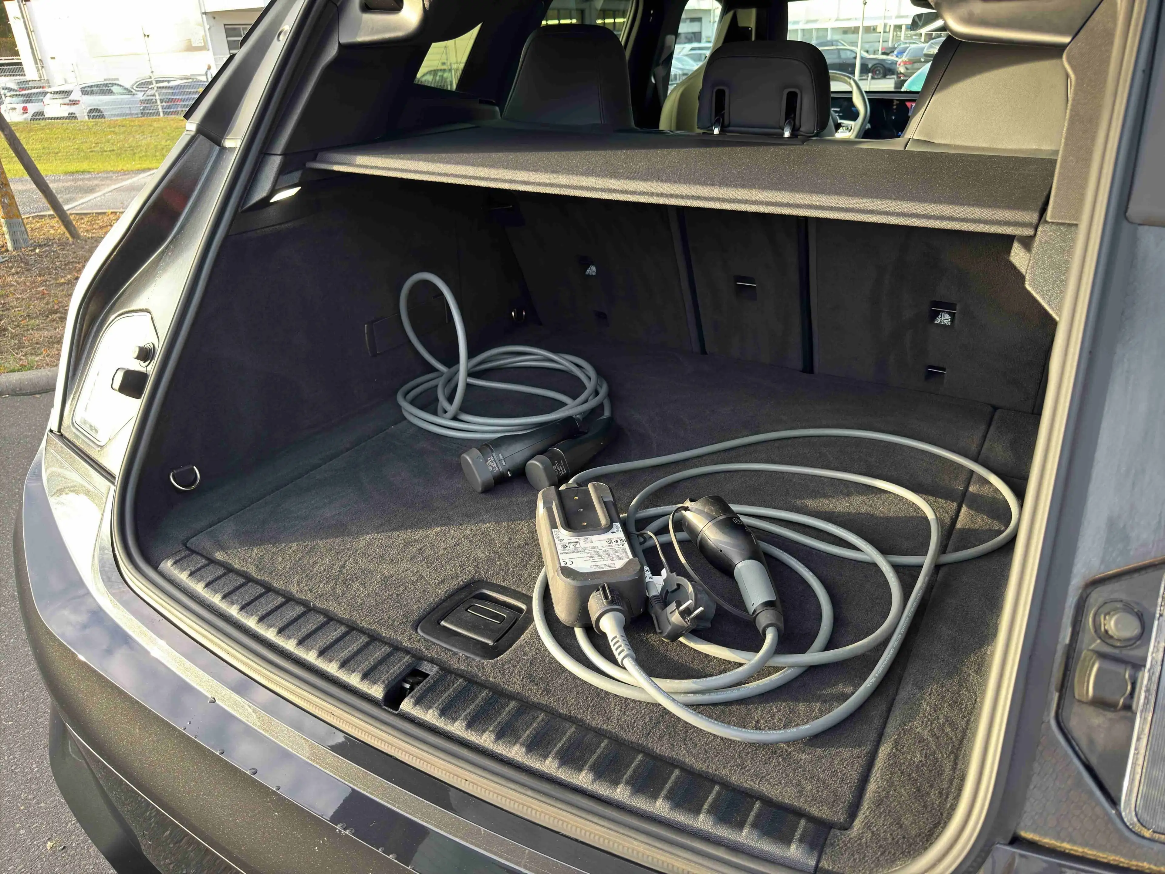 BMW iX xDrive40 — photo 25