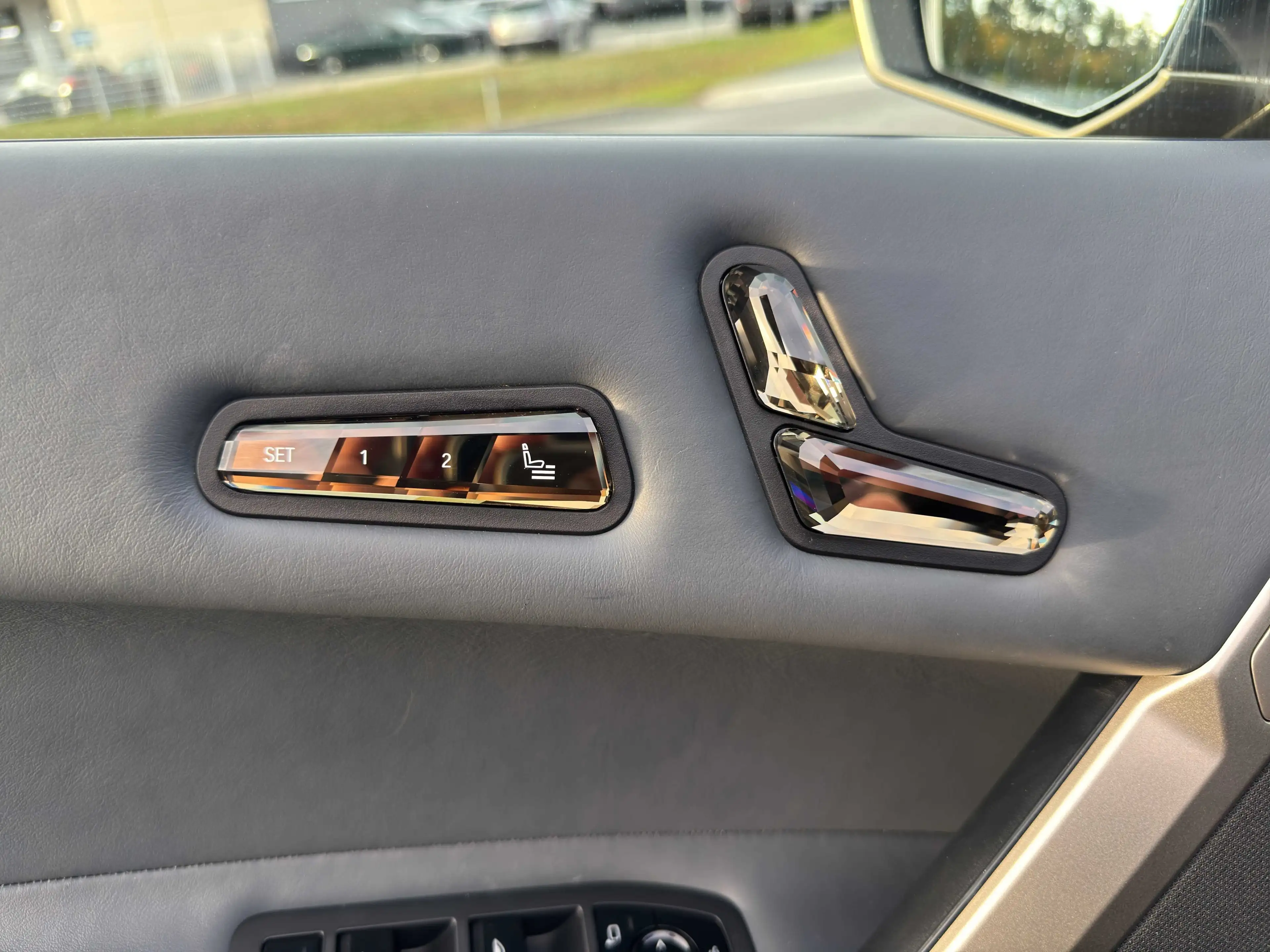 BMW iX xDrive40 — photo 13