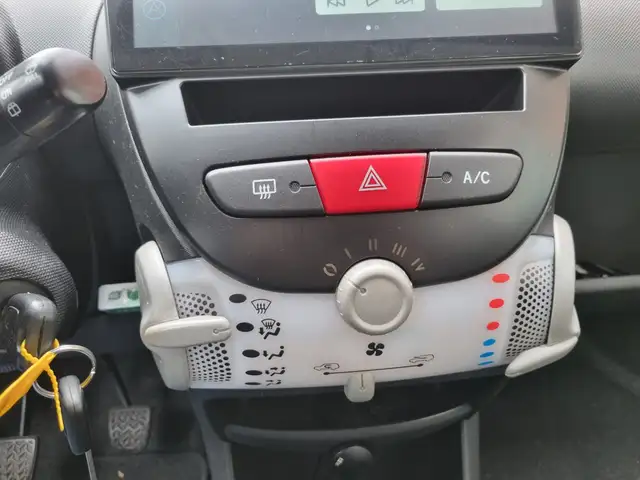 Toyota Aygo view 12