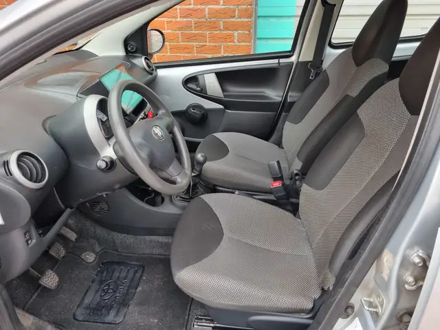 Toyota Aygo view 5
