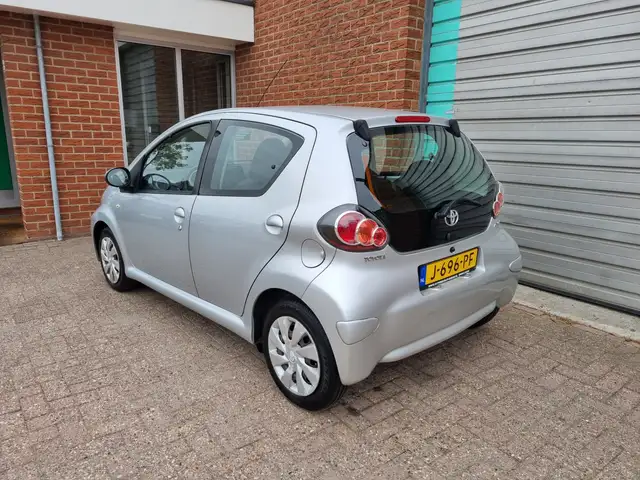 Toyota Aygo view 3