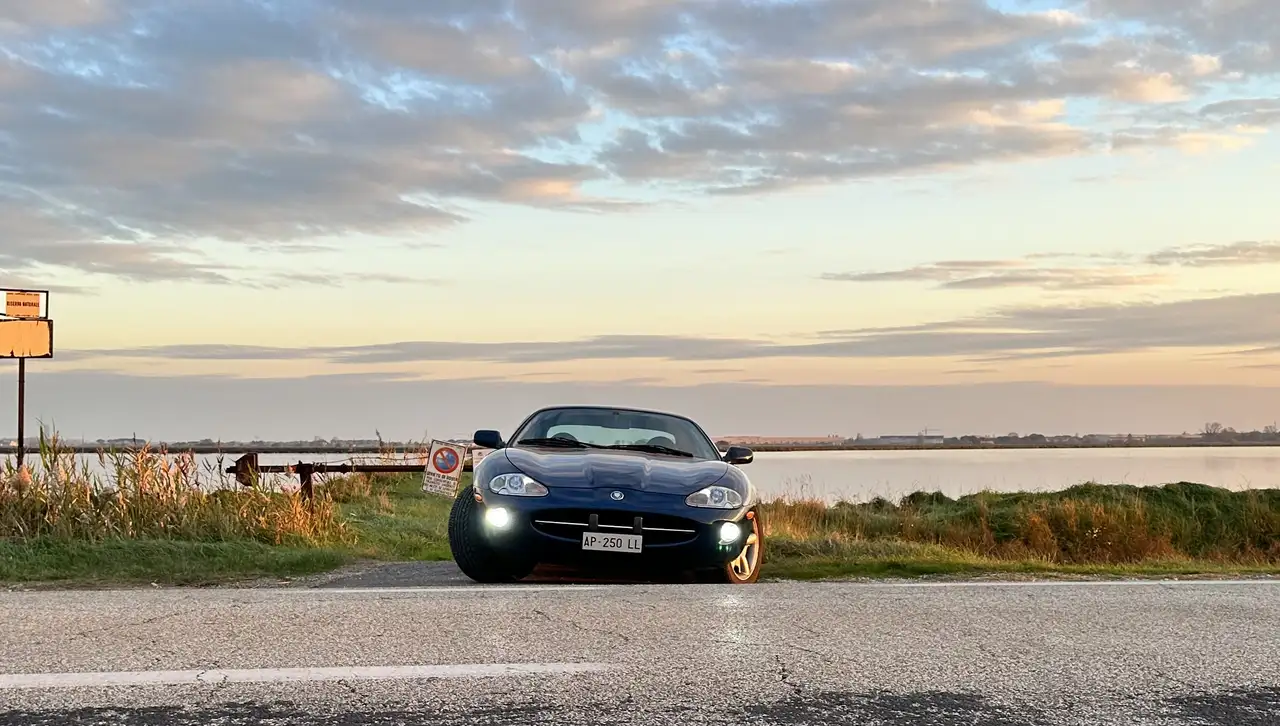 Jaguar XK8 Coupe 4.0, foto 1