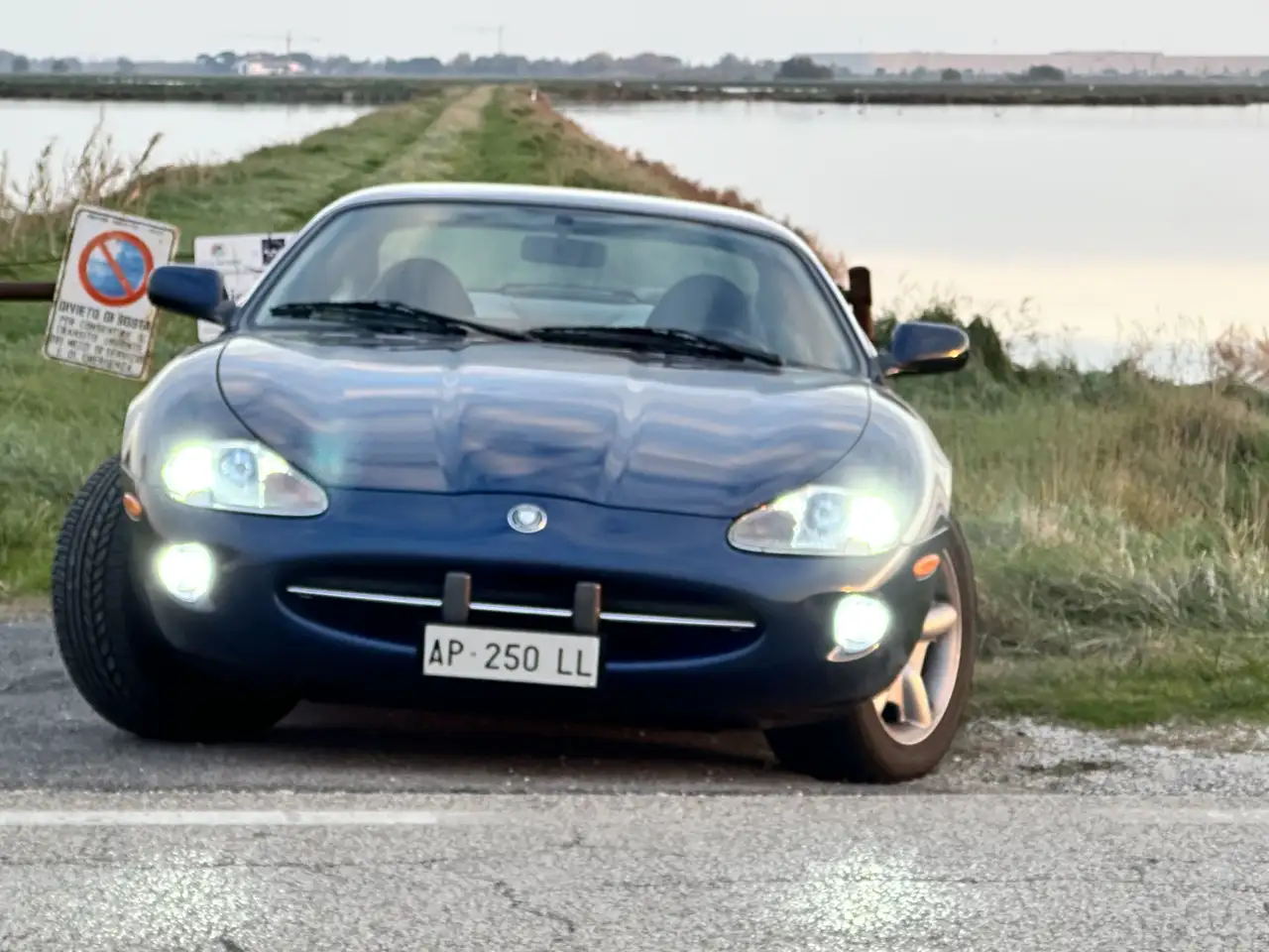 Jaguar XK8 Coupe 4.0, foto 2