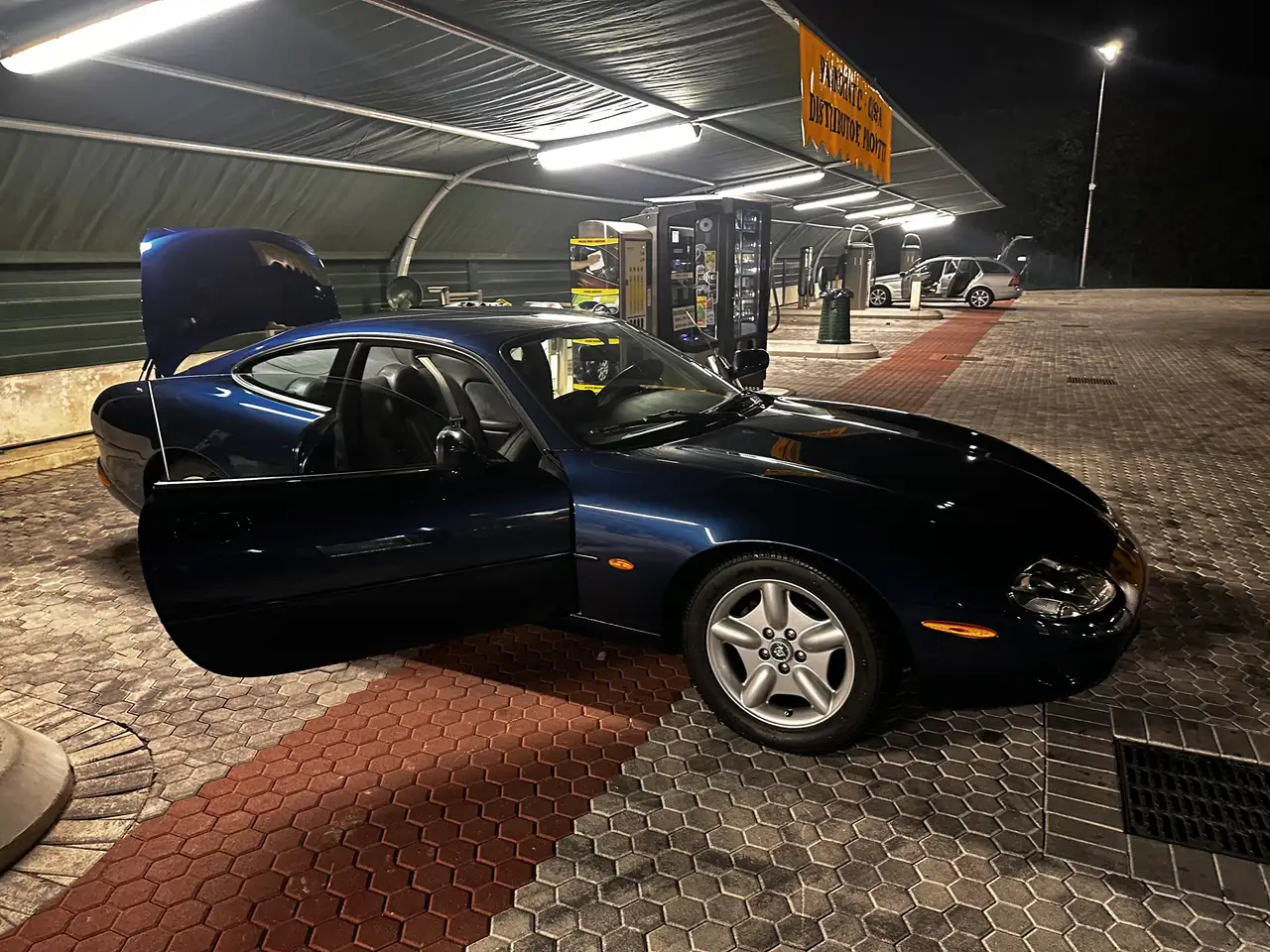 Jaguar XK8 Coupe 4.0, foto 5
