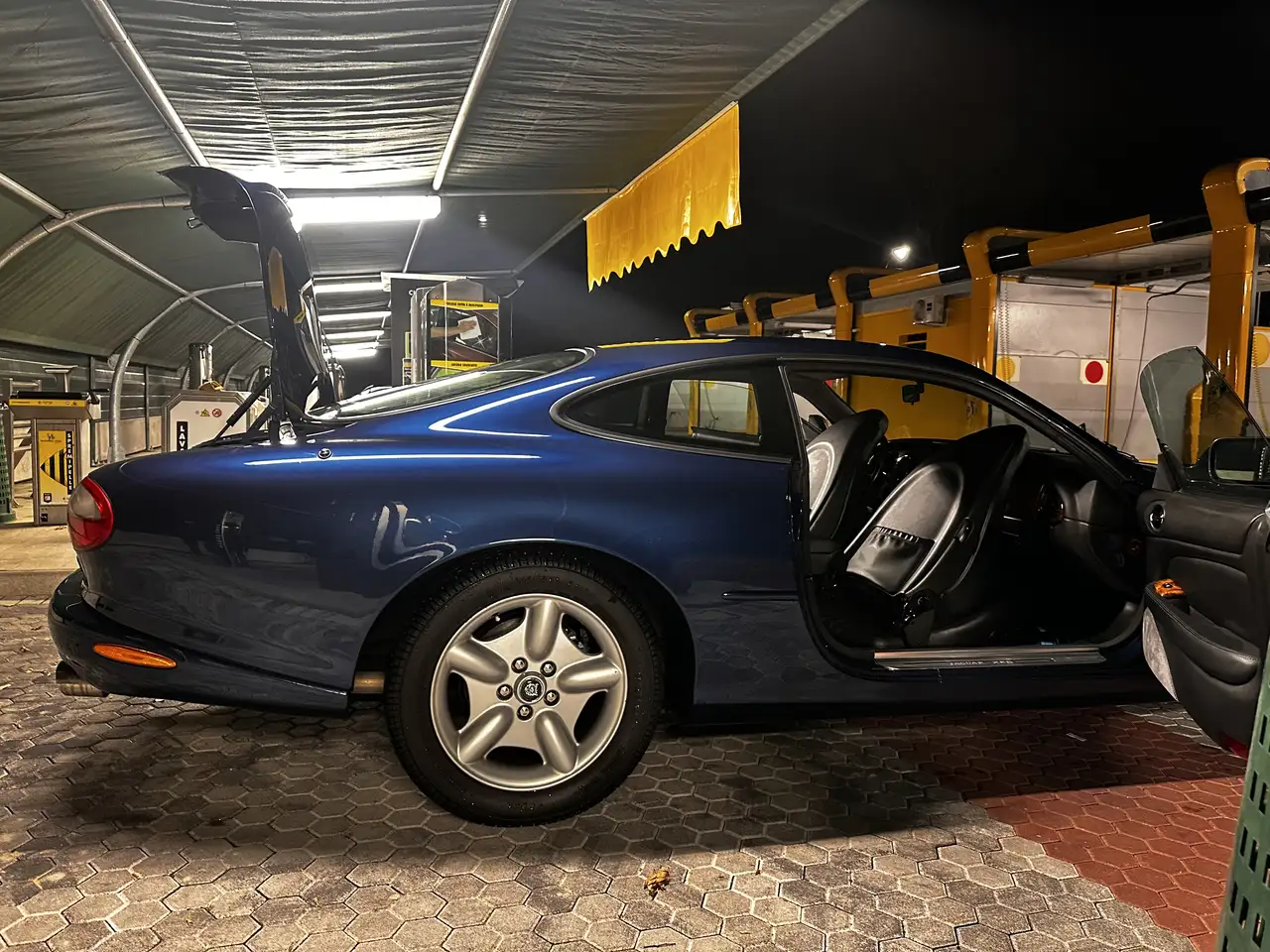 Jaguar XK8 Coupe 4.0, foto 4