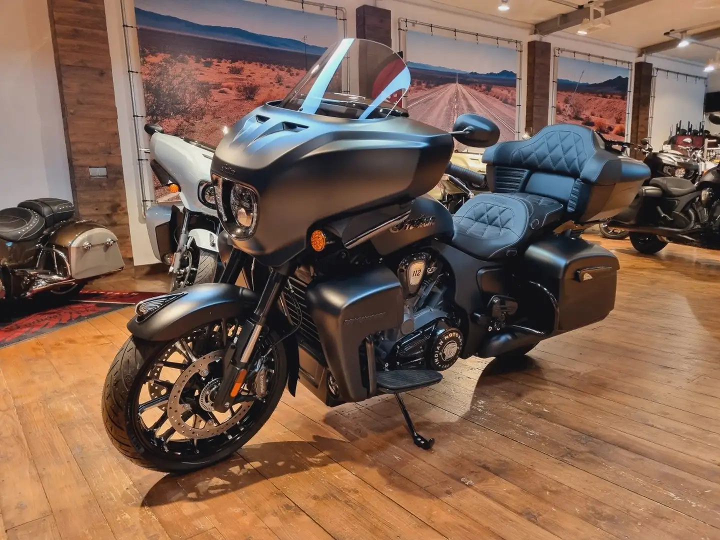 Indian Roadmaster 112 Dark Horse + 1.000/1,99 % Negro - 2