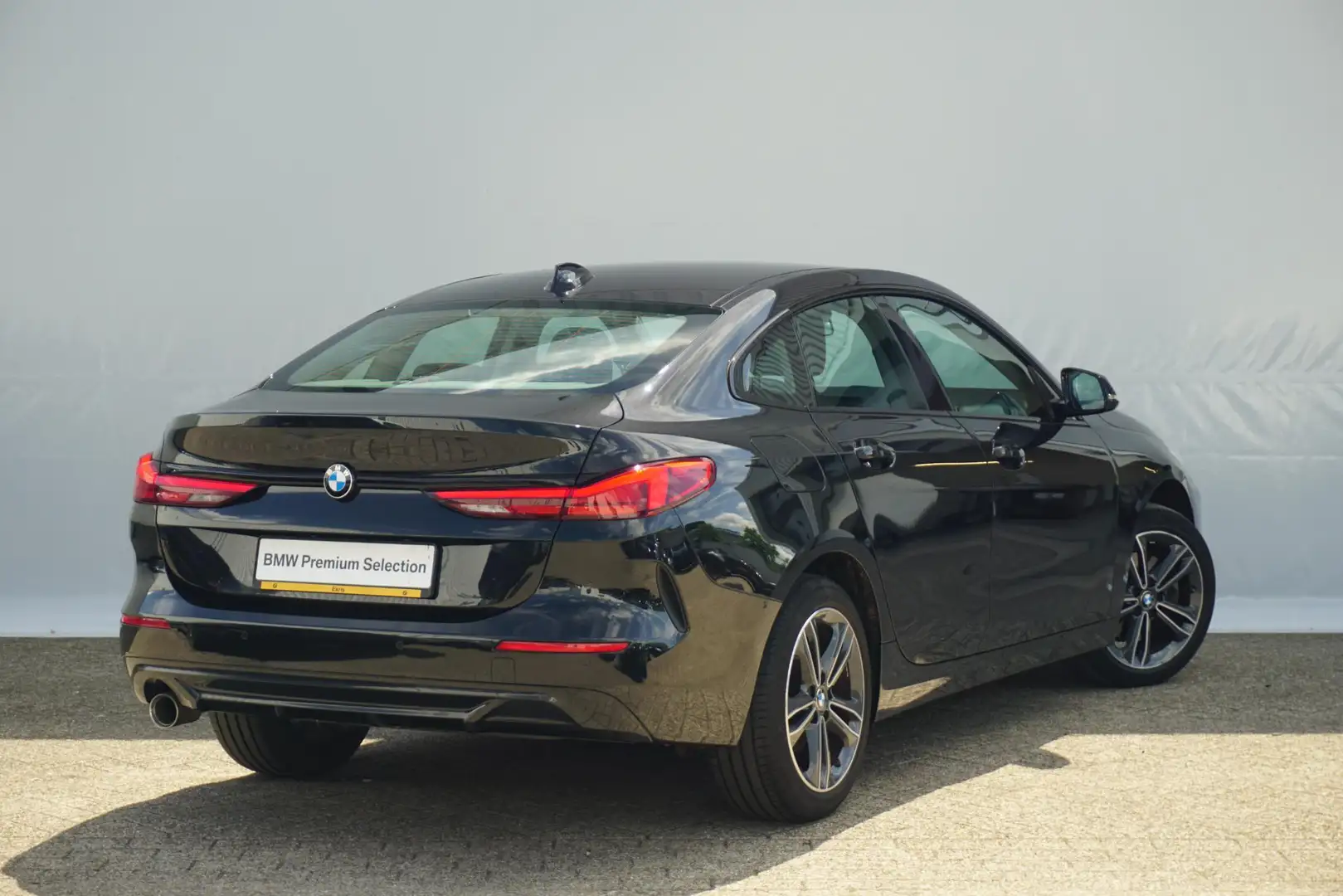 BMW 218 2-serie Gran Coupé 218i Sport Line | Lichtmetalen Zwart - 2