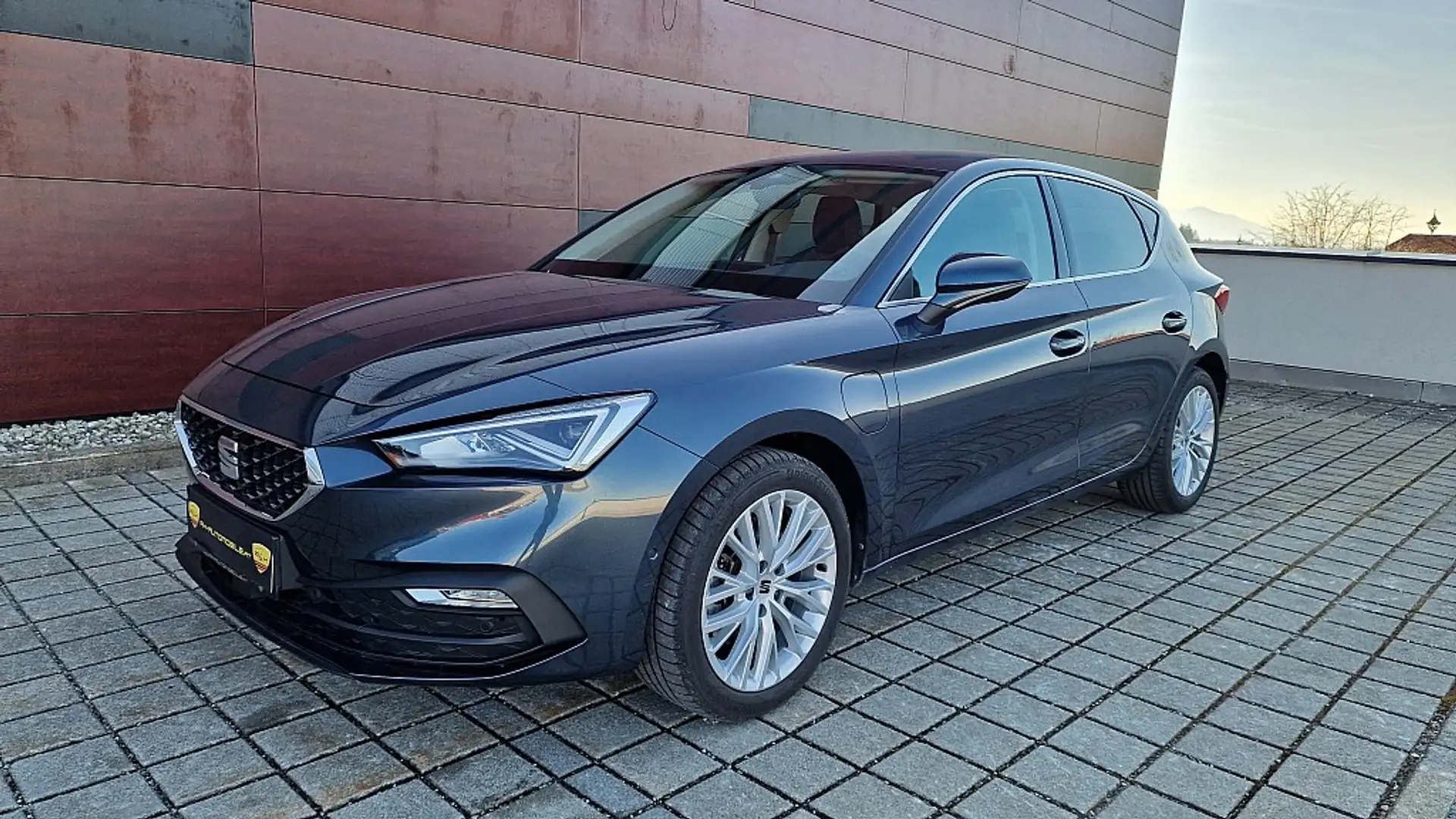 SEAT Leon Xcellence eHybrid 204 DSG, ACC, Winterpaket, Ka... Grau - 1